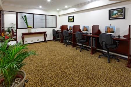 фото отеля Crowne Plaza Hotel Corobici