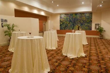 фото отеля Crowne Plaza Hotel Corobici