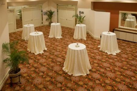 фото отеля Crowne Plaza Hotel Corobici