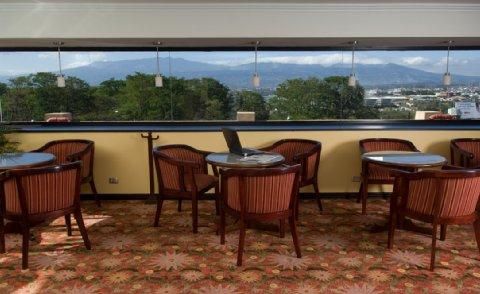 фото отеля Crowne Plaza Hotel Corobici