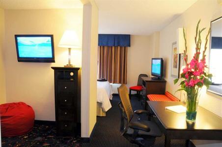 фото отеля Hampton Inn and Suites Los Angeles / Anaheim / Garden Grove