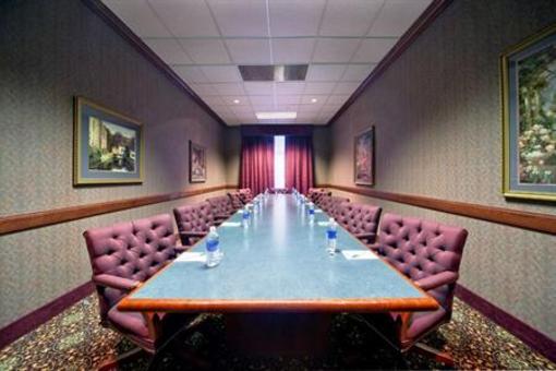 фото отеля Holiday Inn Hotel & Suites Madison West