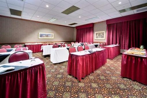 фото отеля Holiday Inn Hotel & Suites Madison West