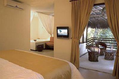 фото отеля La Tortuga Hotel Playa del Carmen