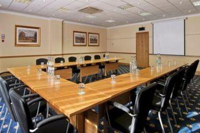 фото отеля Hilton Warwick / Stratford-upon-Avon