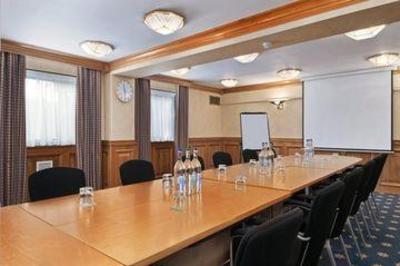 фото отеля Hilton Warwick / Stratford-upon-Avon