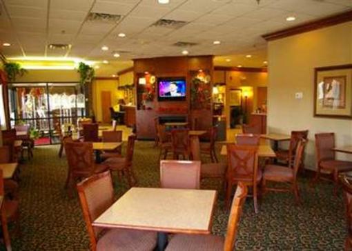 фото отеля Hampton Inn Fayetteville - Cross Creek Mall