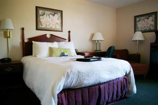 фото отеля Hampton Inn Fayetteville - Cross Creek Mall