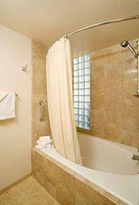 фото отеля BEST WESTERN PLUS Cavalier Oceanfront Resort