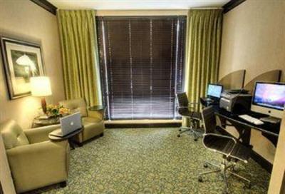 фото отеля Hampton Inn & Suites Gainesville-Downtown