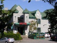 Hotel Pavillons Le Petit Manoir du Casino
