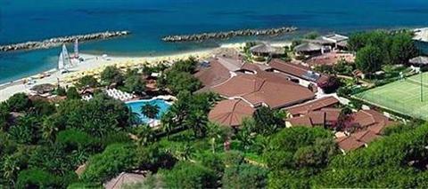 фото отеля Villaggio Club Baia del Sole
