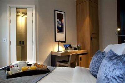 фото отеля Hotel Marceau Champs Elysees