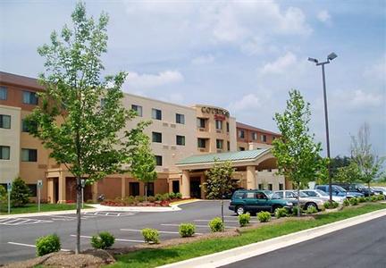 фото отеля Courtyard by Marriott Potomac Mills