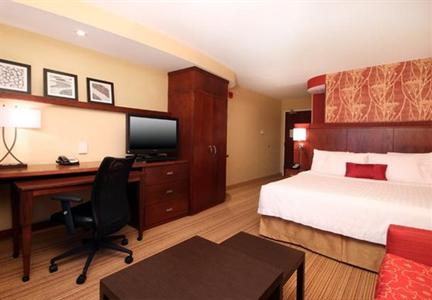 фото отеля Courtyard by Marriott Potomac Mills