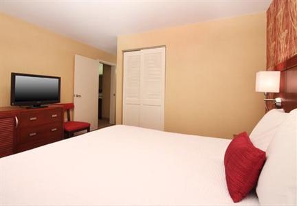 фото отеля Courtyard by Marriott Potomac Mills