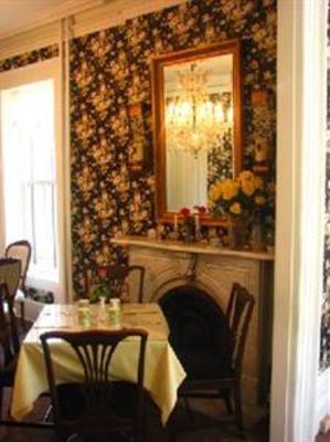 фото отеля Stone Maiden Inn