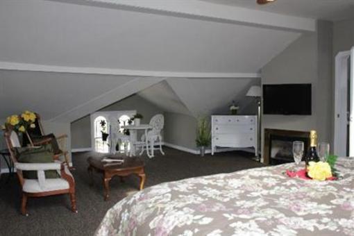 фото отеля Stone Maiden Inn