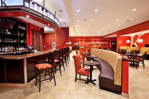 фото отеля Holiday Inn Lake Charles West Sulphur
