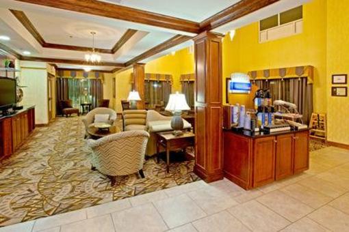 фото отеля Holiday Inn Express Hotel & Suites Lexington Northeast