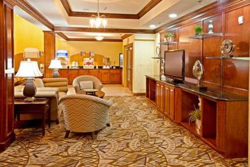 фото отеля Holiday Inn Express Hotel & Suites Lexington Northeast