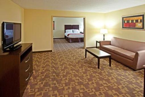 фото отеля Holiday Inn Express Hotel & Suites Lexington Northeast