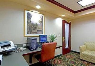 фото отеля SpringHill Suites Manchester Airport