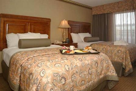 фото отеля Embassy Suites Seattle-Bellevue