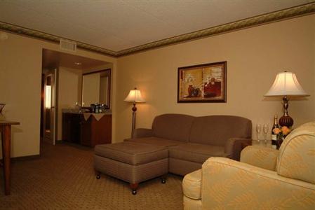 фото отеля Embassy Suites Seattle-Bellevue