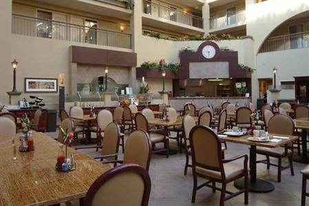 фото отеля Embassy Suites Seattle-Bellevue