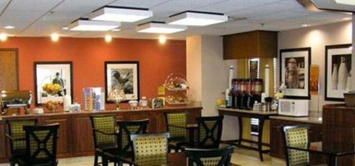 фото отеля Hampton Inn Dallas North / I-35 East At Walnut Hill