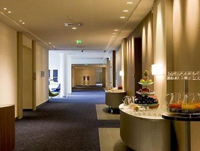 фото отеля Novotel Convention & Wellness Roissy CDG
