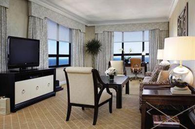 фото отеля The Ritz-Carlton Chicago (A Four Seasons Hotel)