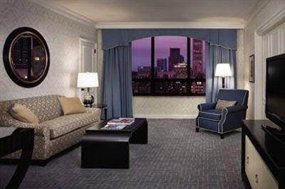 фото отеля The Ritz-Carlton Chicago (A Four Seasons Hotel)