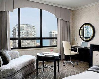 фото отеля The Ritz-Carlton Chicago (A Four Seasons Hotel)