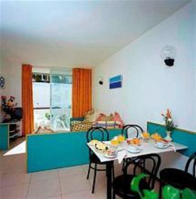 фото отеля Apartaments Xaine Sun Lloret De Mar