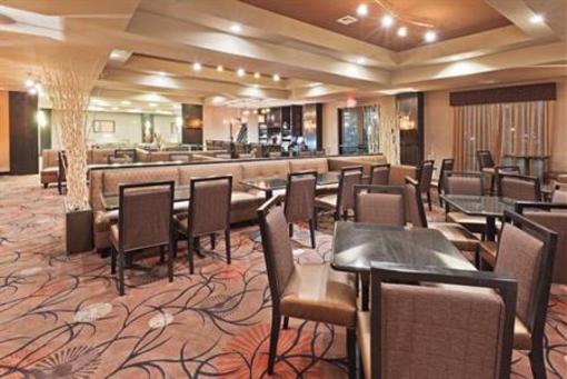 фото отеля Holiday Inn Hotel & Suites Tulsa South