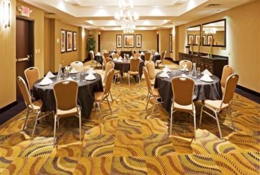 фото отеля Holiday Inn Hotel & Suites Tulsa South