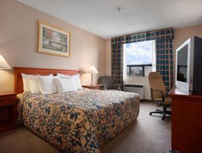 фото отеля Travelodge Hotel Downtown Windsor