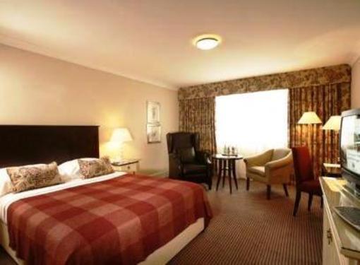 фото отеля Macdonald Frimley Hall Hotel & Spa