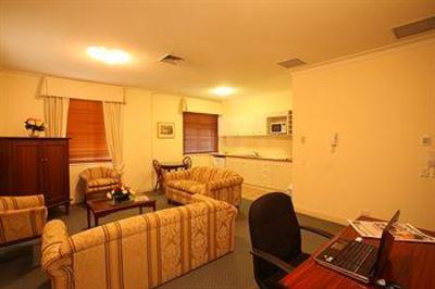 фото отеля Rothbury Heritage Apartment Hotel