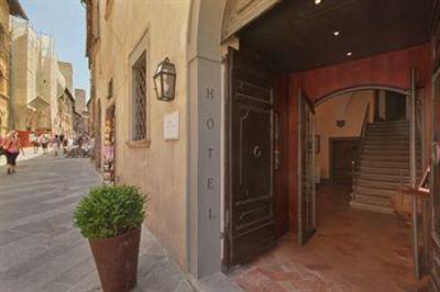фото отеля Hotel L'Antico Pozzo