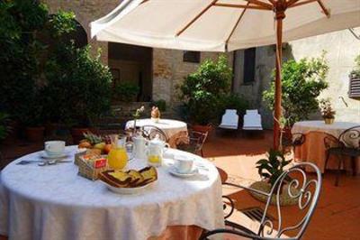 фото отеля Hotel L'Antico Pozzo