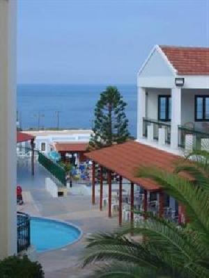 фото отеля Camari Garden Apartments Nikiforos Fokas