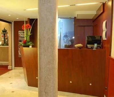 фото отеля Logis De Noailles