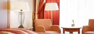 фото отеля Logis De Noailles