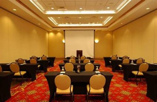 фото отеля Hilton Garden Inn Atlanta Airport/Millenium Center