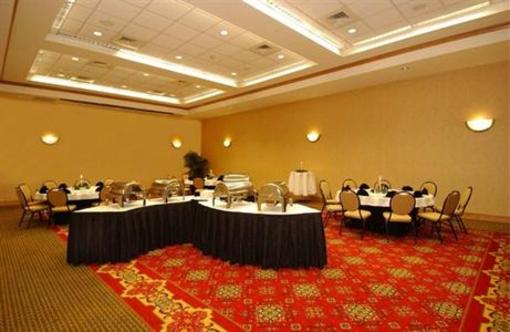 фото отеля Hilton Garden Inn Atlanta Airport/Millenium Center