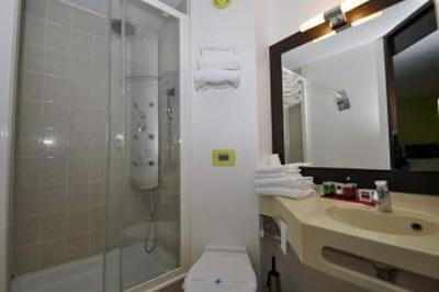 фото отеля Kyriad Design Enzo Montlucon