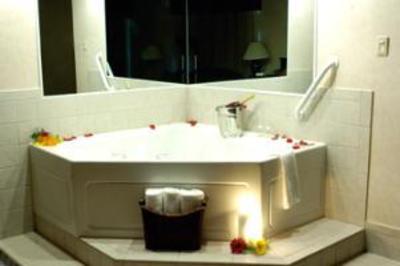 фото отеля BEST WESTERN Plus Steeplegate Inn